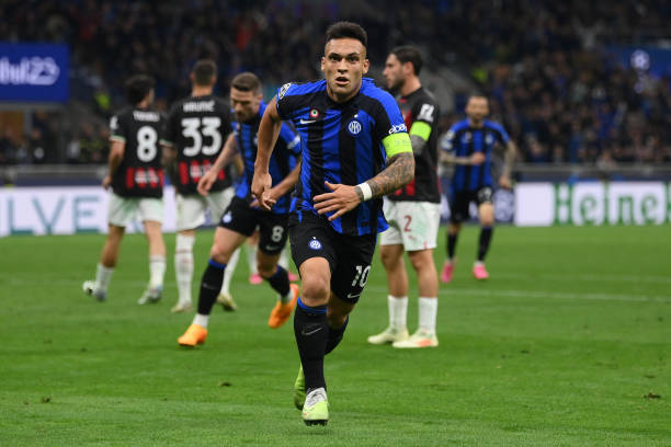 巴洛特利:阿德裏亞諾是我合作過的最強球員!.